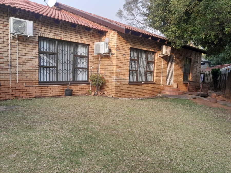 4 Bedroom Property for Sale in Safari Gardens North West
